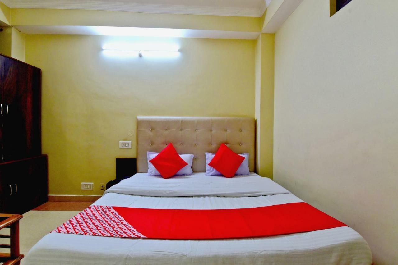 Oyo 26909 Hotel Paras Mandi Exterior photo